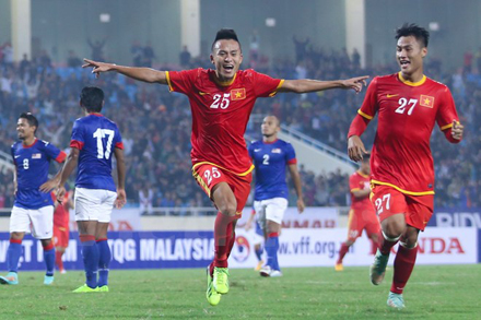 Huy Toàn (25) là một trong ba cầu thủ săn bàn hàng đầu SEA Games 28.